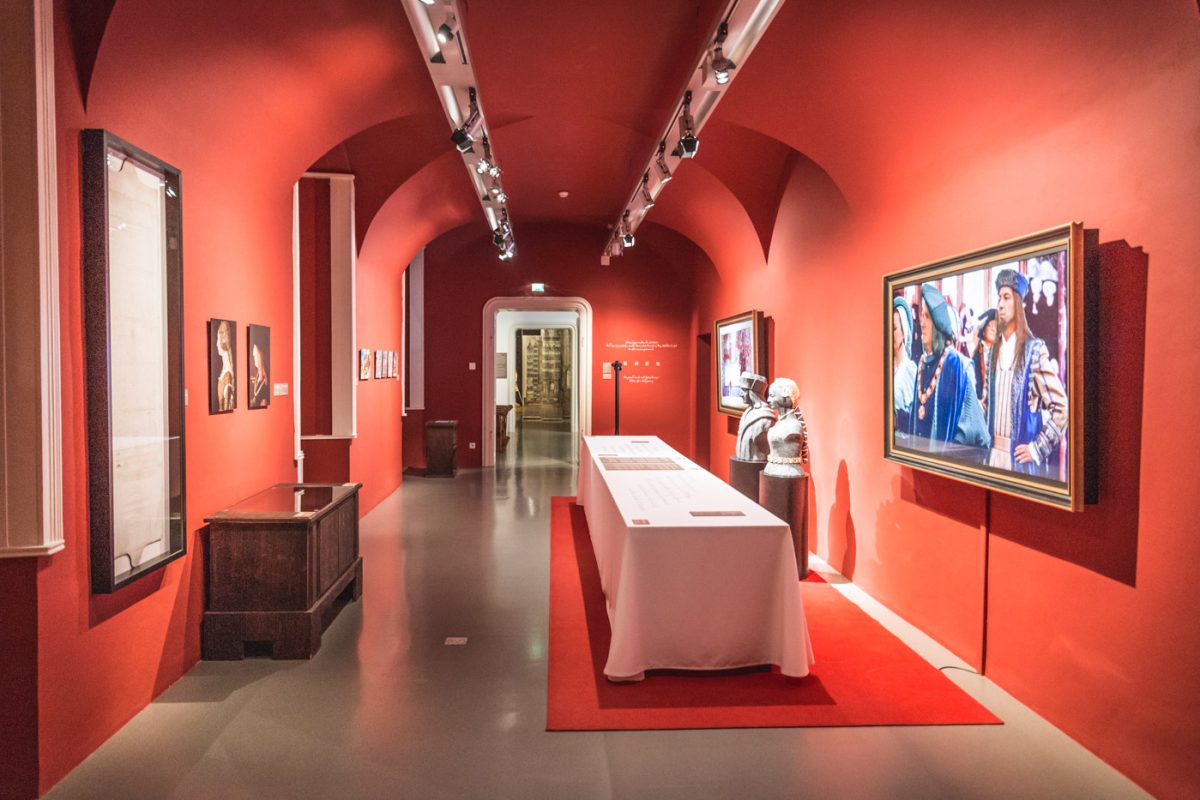 Auch ein Replika des Brautschmucks der Bianca Maria Sforza ist in der Ausstellung zu sehen! 