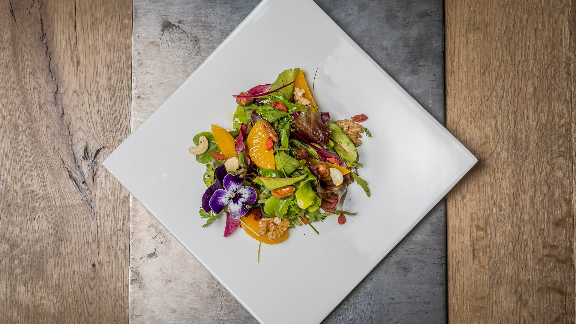 Belachelijk makkelijke recepten voor drukke doordeweekse dagen en de beste  (kook)boeken van 2025 tot nu toe, image size:1920x1080