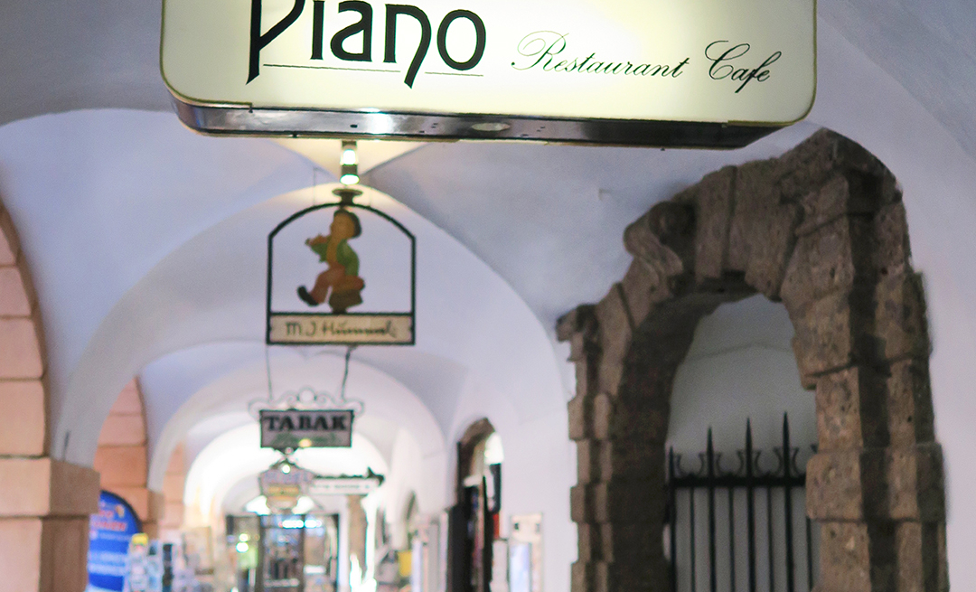 Restaurant Café Piano Bar