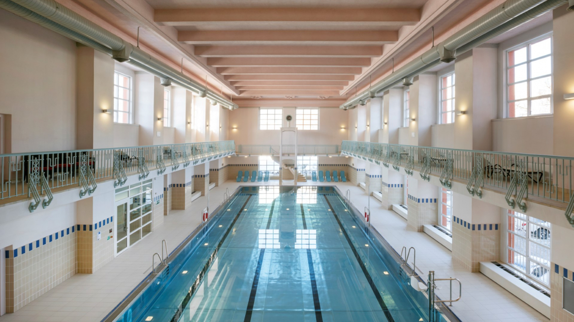 Hallenbad und Sauna Amraser Straße