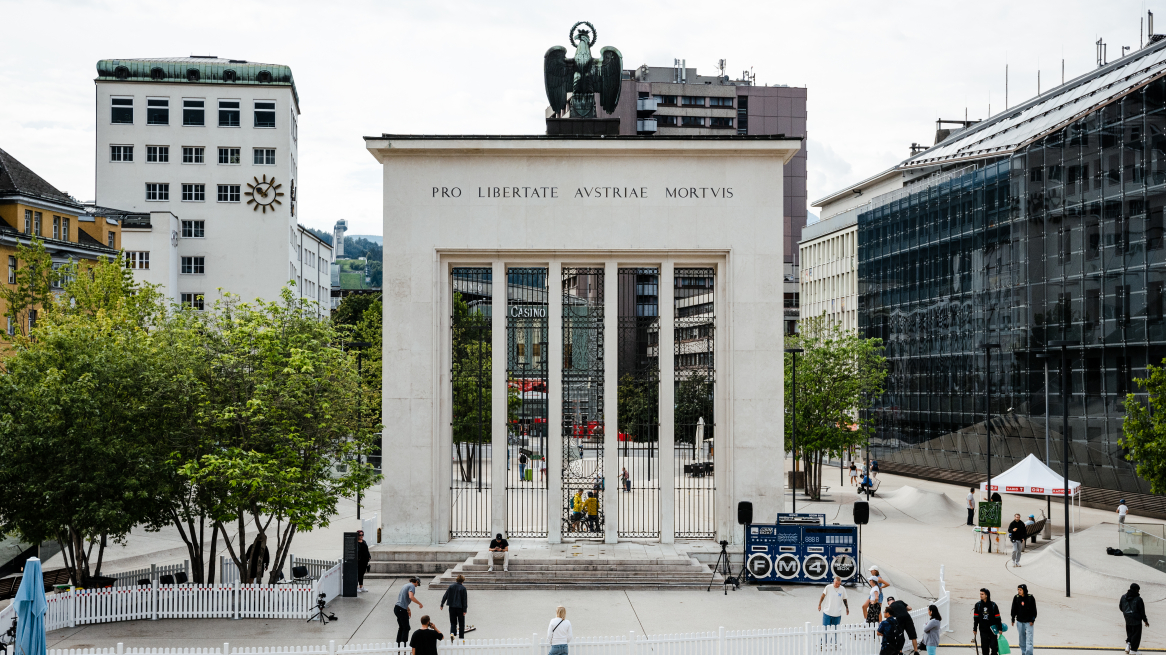 Landhausplatz