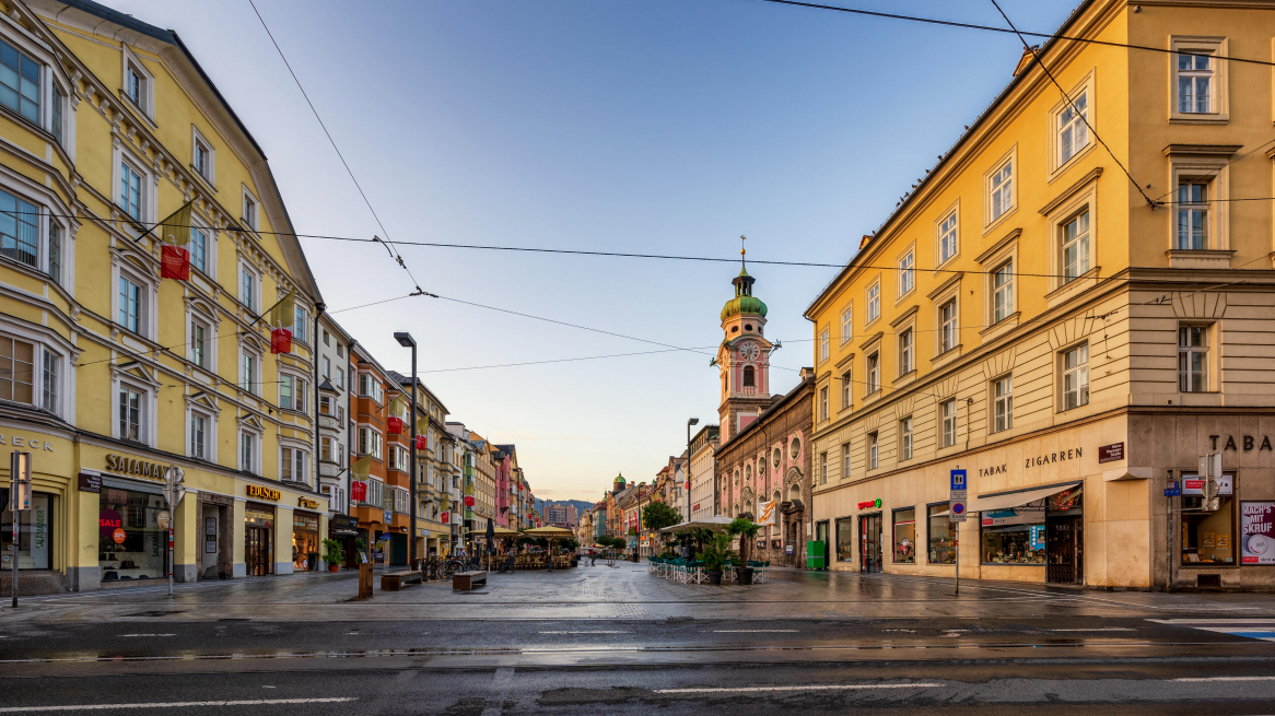 wir warten auf neue Lokale in der Maria-Theresien-Straße