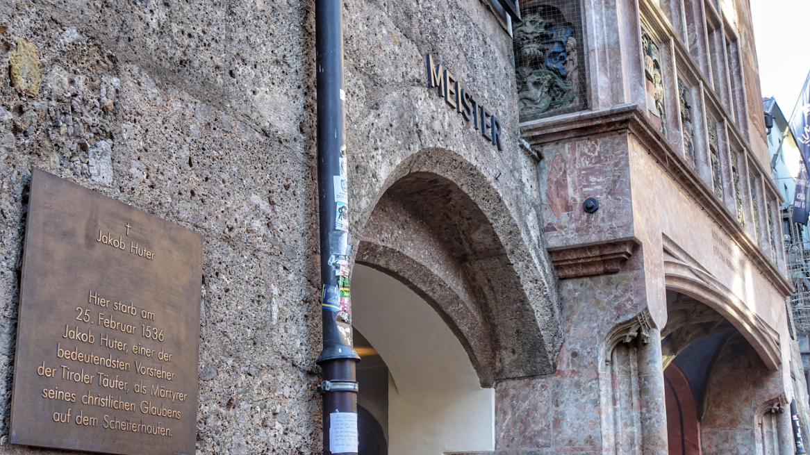 Court dwarf, giant, hidden corners: the alleyways of Innsbru - #myinnsbruck