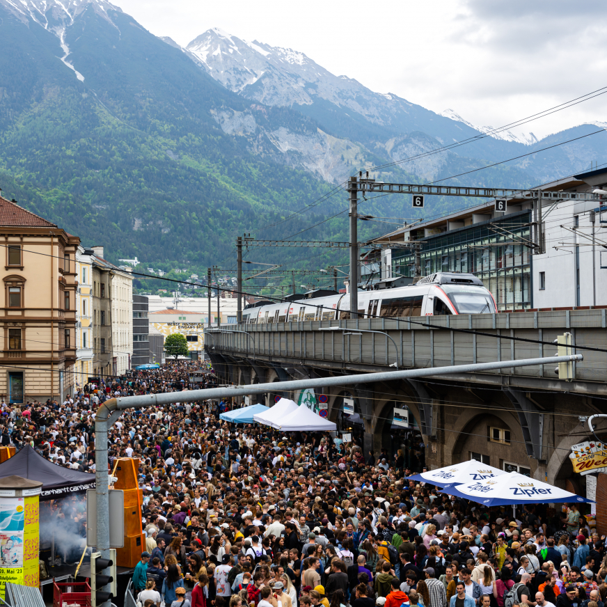 Bogenfest in Innsbruck, lots of people partying