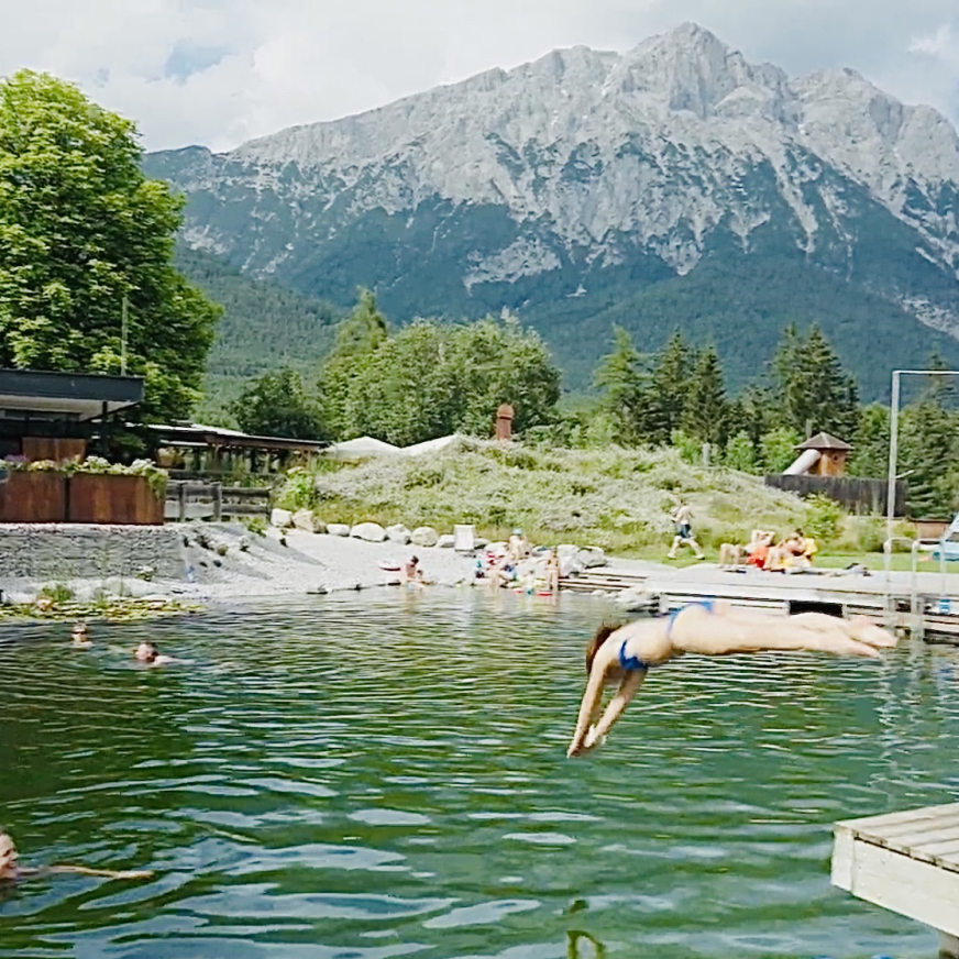 03E65200-002A-4971-99A8-642AA7EA3CD1