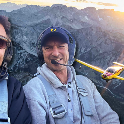 DIP-FlyingSofa-header-v1-Copyright Simon Rainer