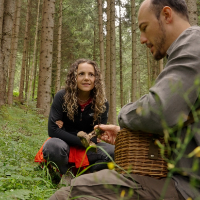 Schwammerlsuche im Wald mit Lee-Roy Begle
