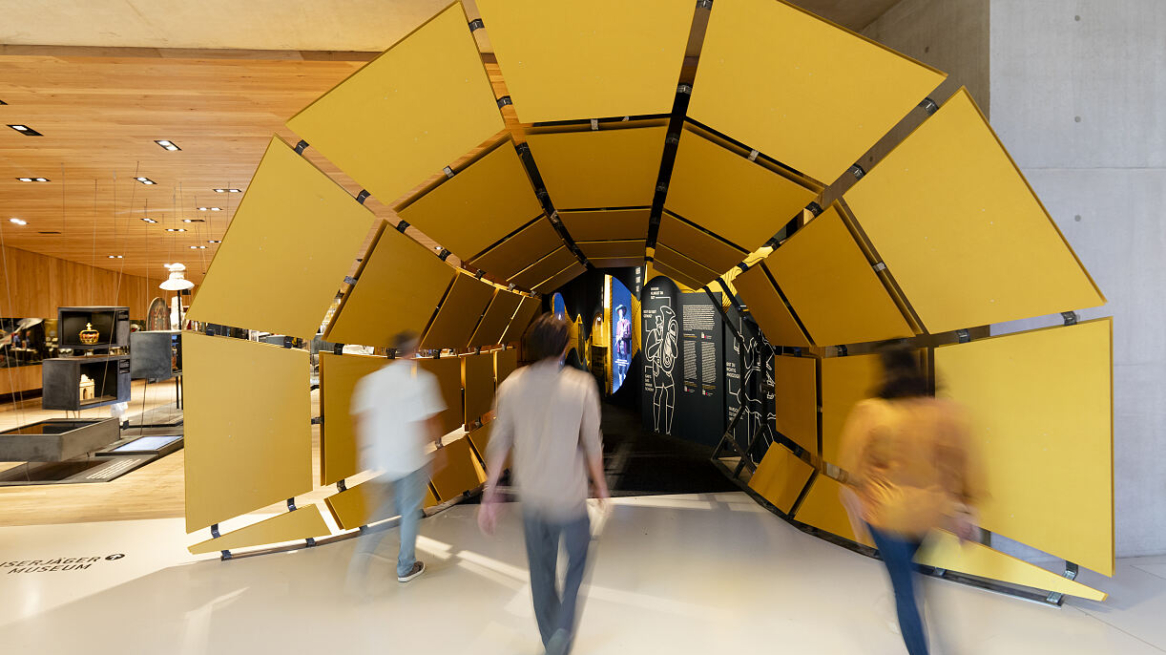 Blick in die Ausstellung_ Spielweisen. Was Blasmusik sein kann.