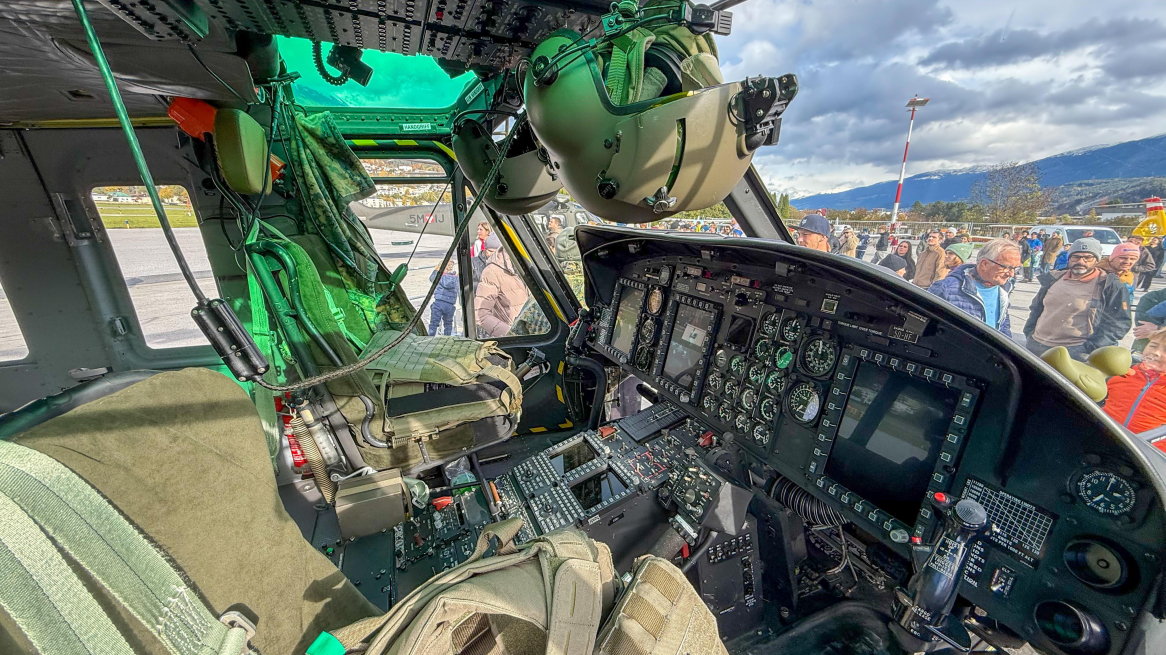 Flughafenfest Innsbruck Flieger Cockpit