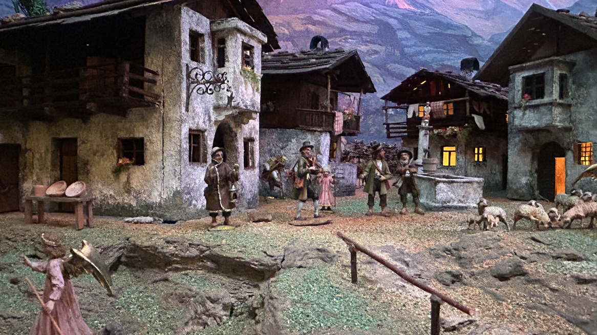 Presepio degli inizi del 1900 con paesaggio montano in mostra al Museo dell’Arte popolare Tirolese di Innsbruck, foto © Laura Manfredi