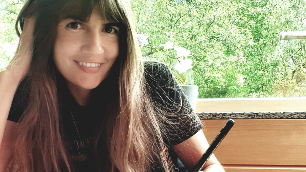 Natalie Klingler beim Zeichnen