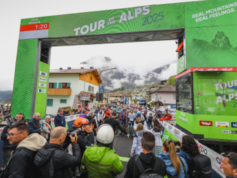 Tour of the Alps Start (c) Josef Vaishar