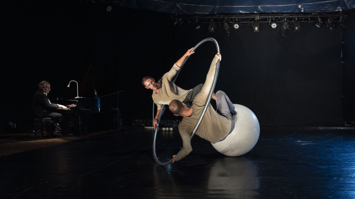 Neuer Zirkus Respire Circoncentrique