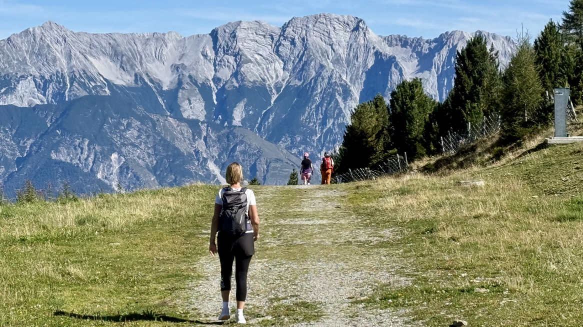 Der Almenweg1600 am Patscherkofel ist eine beliebte Wanderung für sportliche oder gemütliche Wanderer.
