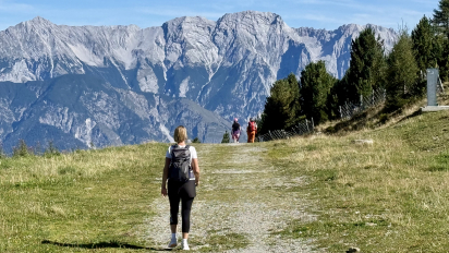 Der Almenweg1600 am Patscherkofel ist eine beliebte Wanderung für sportliche oder gemütliche Wanderer.