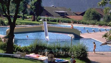 Outdoor swimming pool Zirl