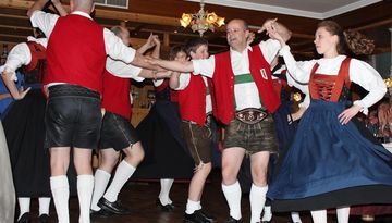 Tyrolean Evening with live music and traditional dances