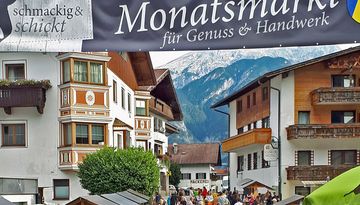 Monthly market at Axams 