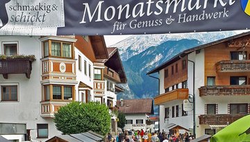 Monthly market in Axams 
