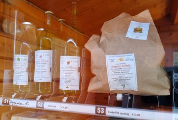 Ampasser Dorf Ladele - verkoop op de boerderij