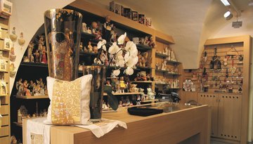 Höbel giftware