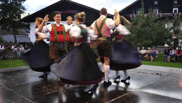 Tyrolean Evening in Igls