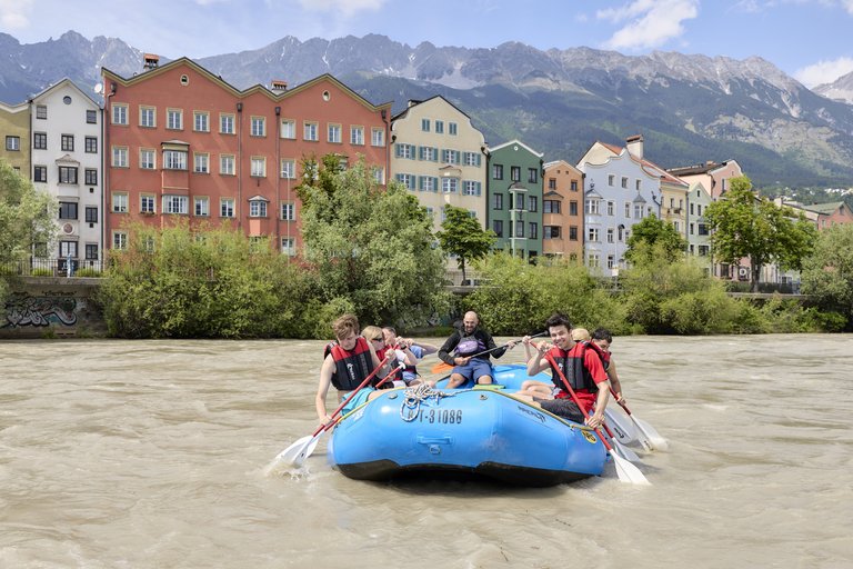 Nah am Wasser beim City Rafting Innsbruck