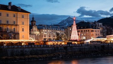 CHRISTMAS MARKET AT MARKTPLATZ