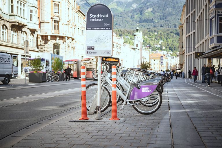 Tutti in sella