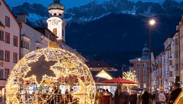 CHRISTMAS MARKET MARIA-THERESIEN-STRASSE