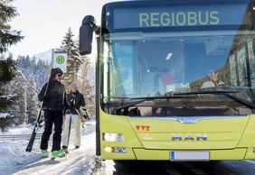 Tour sciistico con trasporto pubblico