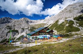 With the bike to the Pfeishütte