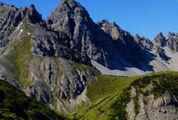 The Axamer Lizum Hochtennbodensteig trail