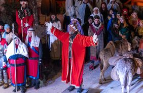 Het Silzer Dreikönigspiel: een dorp op het podium