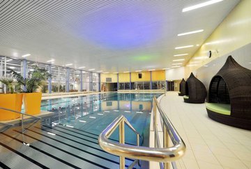 Indoor Swimming Pool Olympisches Dorf