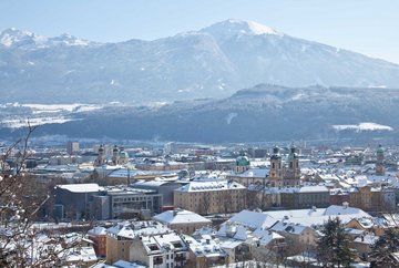 Langs de Innpromenade naar Innsbruck