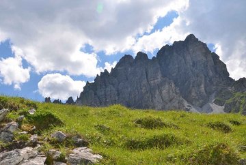 The Axamer Lizum Hochtennbodensteig trail