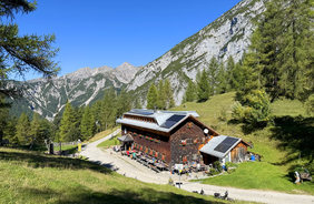 In bicicletta o a piedi fino alla Neue Magdeburger Hütte
