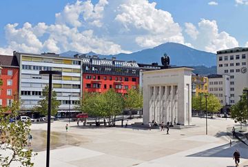 Eduard Wallnöfer Platz (Landhausplatz)
