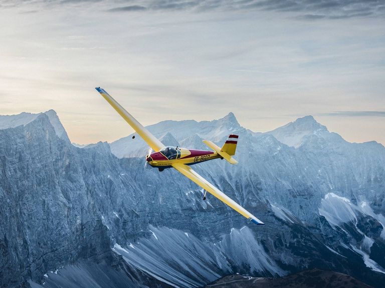 Alles Gute kommt von oben: Rundflug über Innsbruck