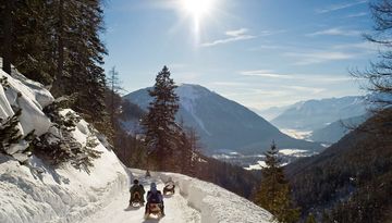 Excursión con raquetas de nieve al refugio Lehnberghaus