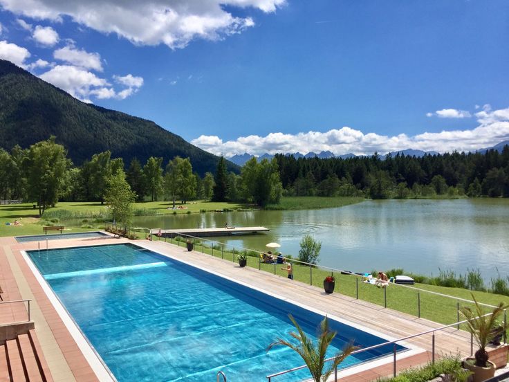 Family-friendly swimming lakes around Innsbruck
