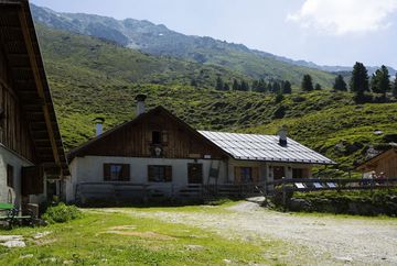 Juifenalm (25) Juifenalm (25)