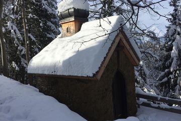La capilla Mooskapelle en Grinzens
