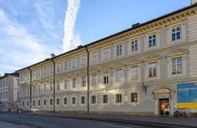 Innsbruck blüht auf mit… Ausstellungen