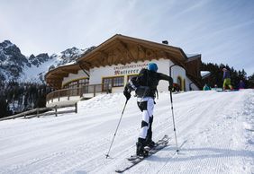 Feriendörfer, Muttereralm, Winter, Schnee, Westliche Feriendörfer, Wintersport, Piste, Skitourengeher, Erlebnisrestaurant Mutterer Alm 
