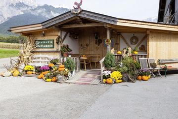 Obermieminger farmer's market at the Steirerhof