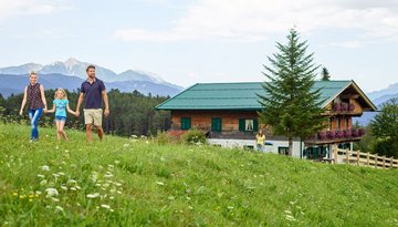 Nordic walking: the Kapellenweg (chapel trail), Mieming