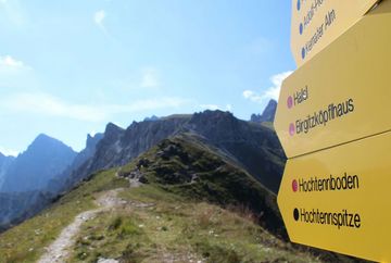 The Axamer Lizum Hochtennbodensteig trail