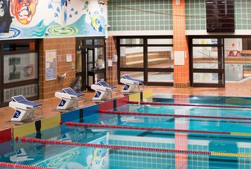 Piscina cubierta Höttinger Au